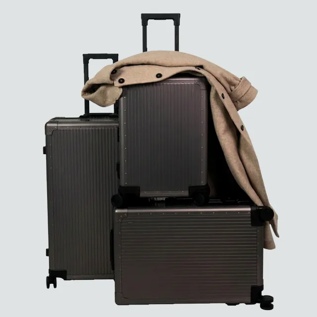 Loure premium aluminium suitcases and high-end travel accessories