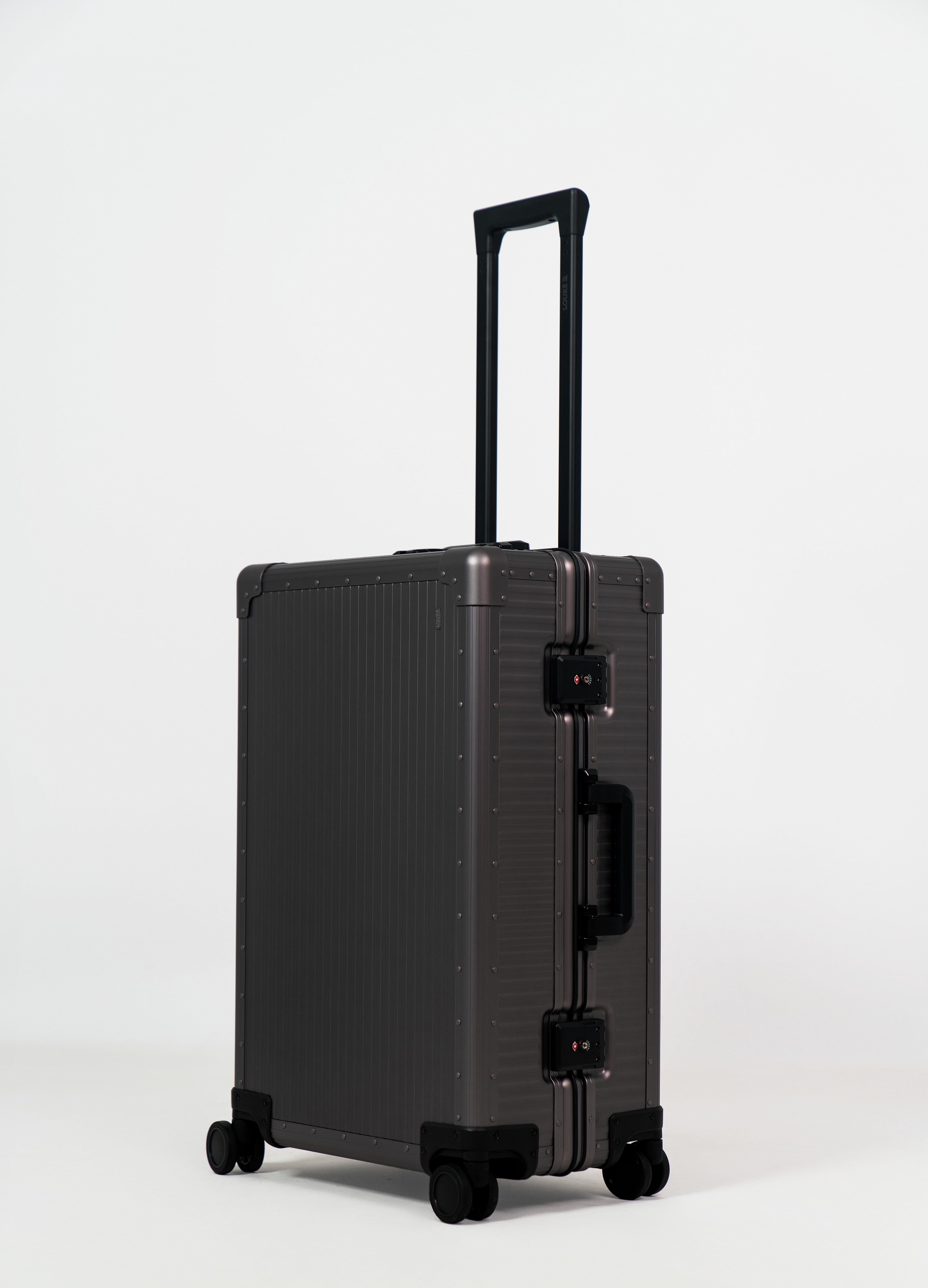 Loure Future 24 Inch Medium luxury check-in suitcase front view